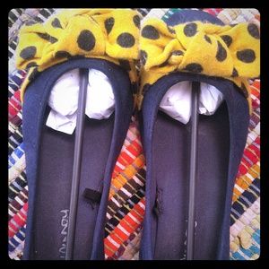 Cute, Navy blue and yellow flats. Little bow tie beauties. Dirty Laundry Size 8